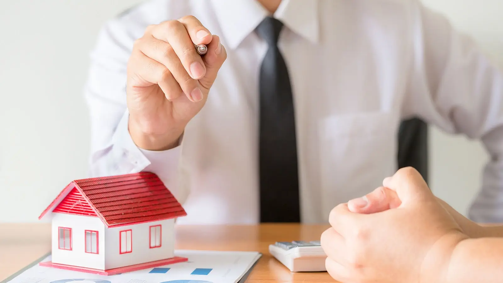 Как получить деньги в долг под залог недвижимости?