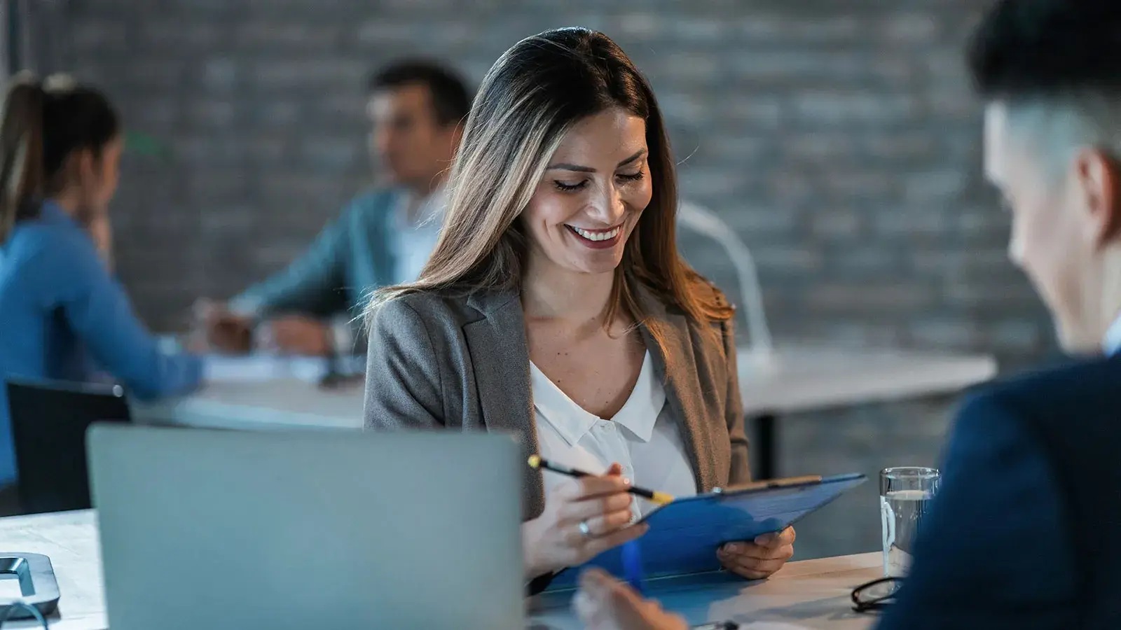 Выдача кредитов банками