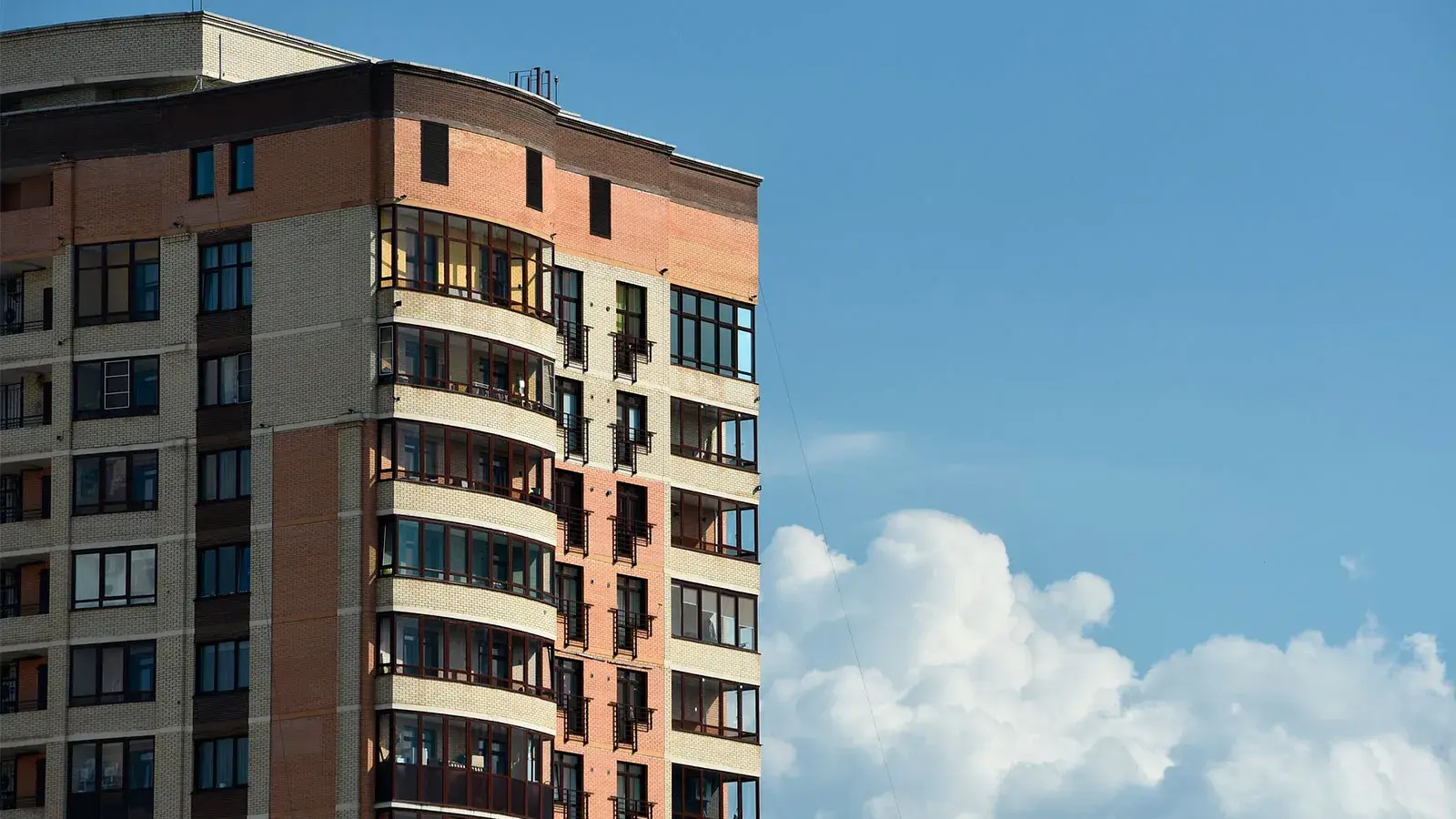 Почему банки прекращают выдачу ипотеки?