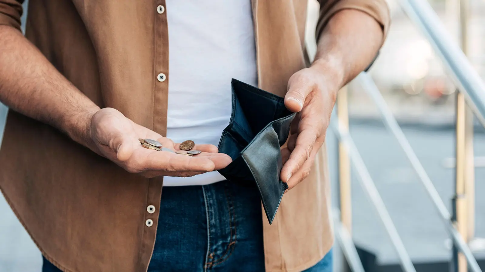 Как взять кредит должнику, безработному или иногороднему