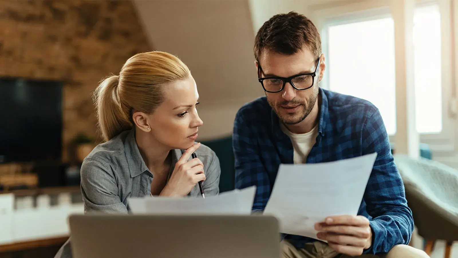 Что делать заемщику при смене фамилии?