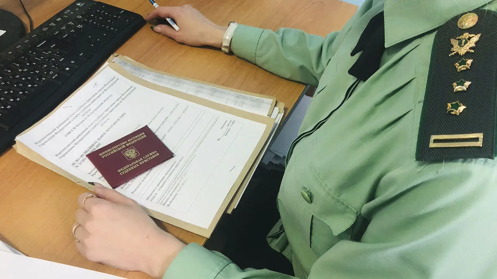 Могут ли приставы за долги арестовать счет на Webmoney?