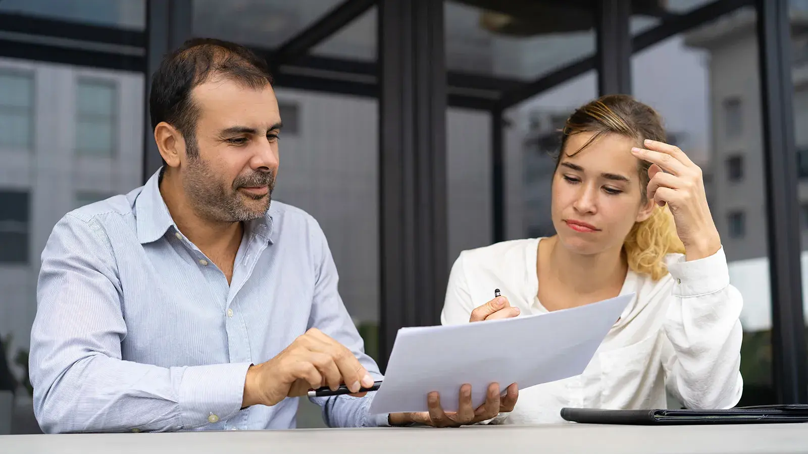 В чем опасность оформления на себя чужого кредита?