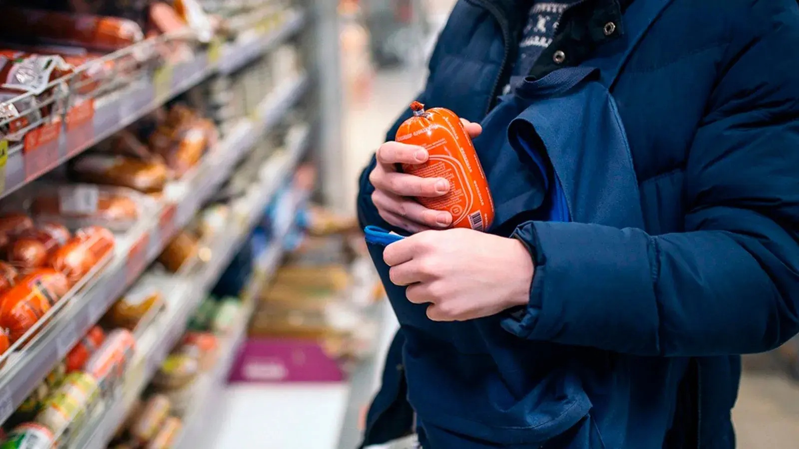 Продукты под охраной: причина в кражах или в ценах?