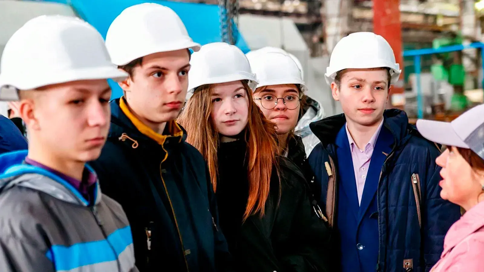 Почему российские подростки всё чаще выходят на работу?