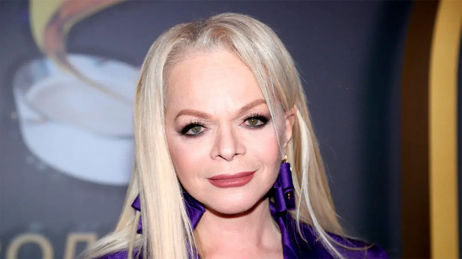 Мутная Долина: загадочная схема народной артистки