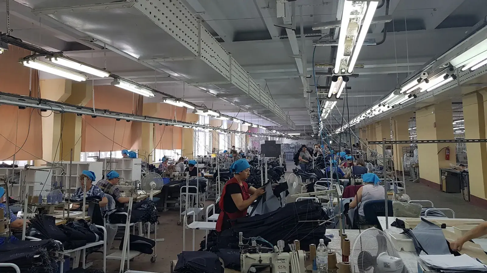 Прощай джинсы: почему Gloria Jeans закрывает свои фабрики?